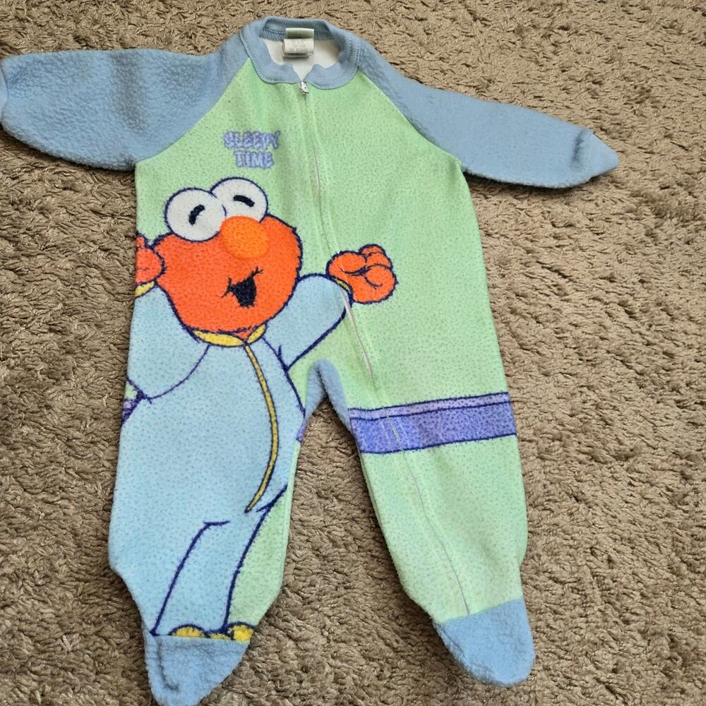 Vintage Elmo Fleece Footed Zipper Sleeper 6 months. Pilling!